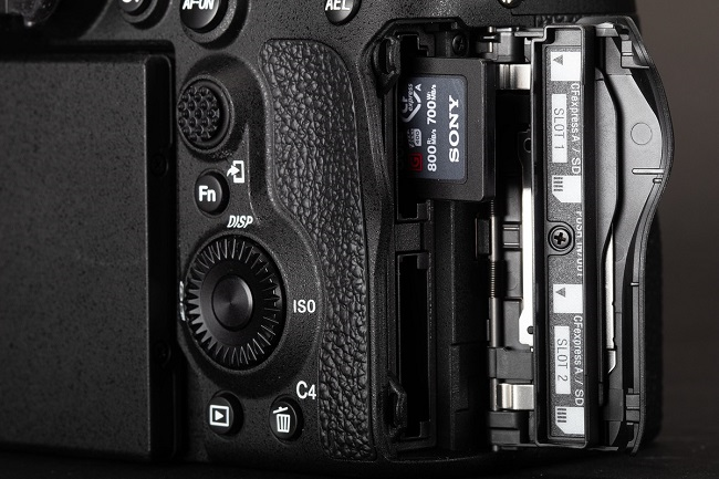 Máy ảnh Sony A7R Mark V -4