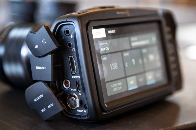 Máy quay Blackmagic Pocket Cinema Camera 4K-4