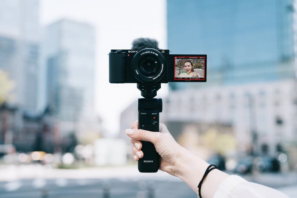 6 mẫu máy quay vlog tốt nhất không thể bỏ qua-1