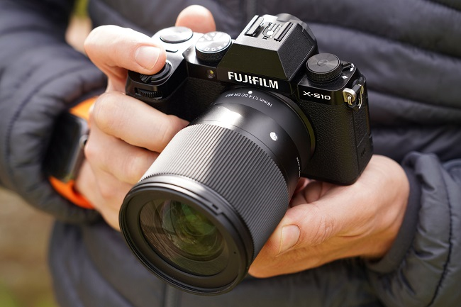 Ống kính Sigma 16mm F1.4 DC DN For Fujifilm X-3