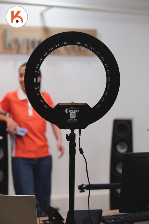 Key light và Ring light - Thiết bị nào phù hợp với mini studio?