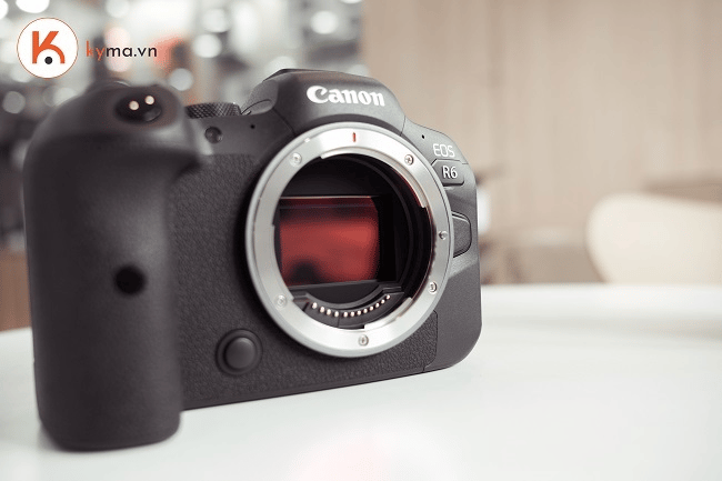 Canon EOS R7 và Canon EOS R6: Cuộc chiến bất phân thắng bại