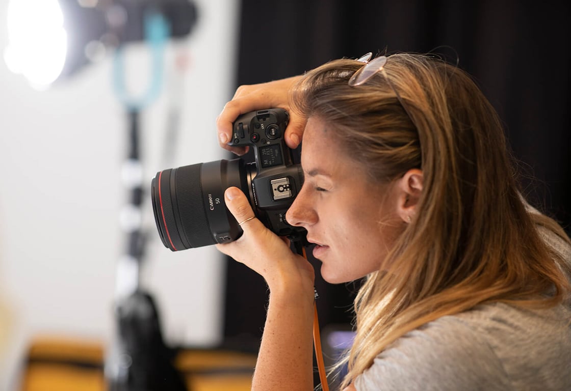 Top máy ảnh chụp ảnh thời trang hàng đầu hiện nay