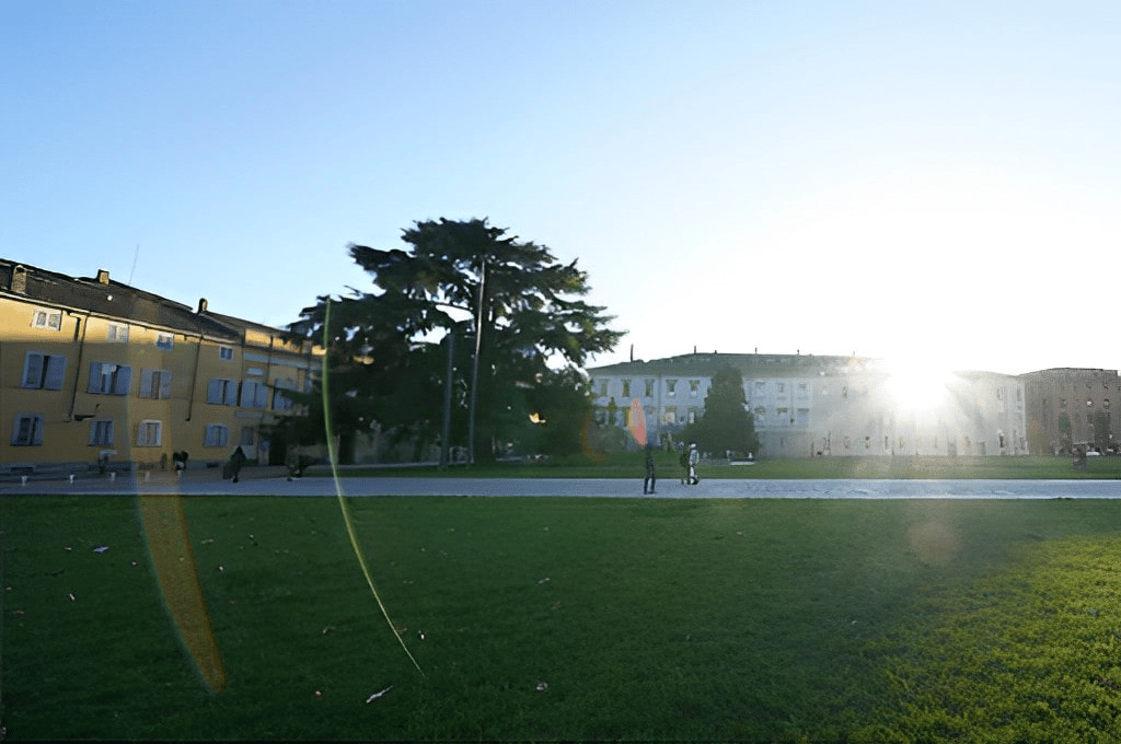 Ống kính Sony FE C 16-35mm T3.1/ SELC1635G