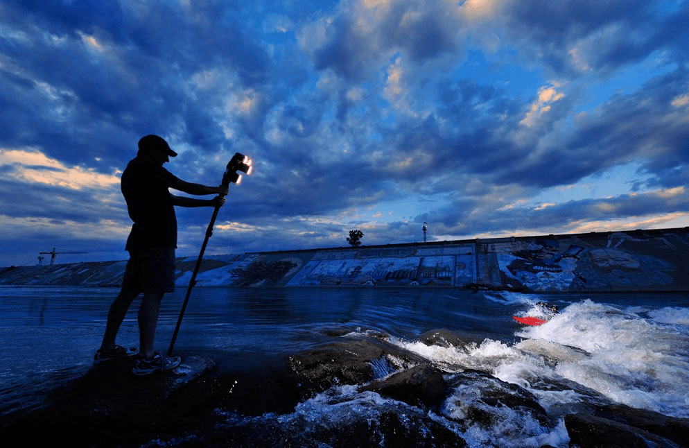 Tạo hiệu ứng động và đóng băng ảnh tốc độ cao với đèn flash
