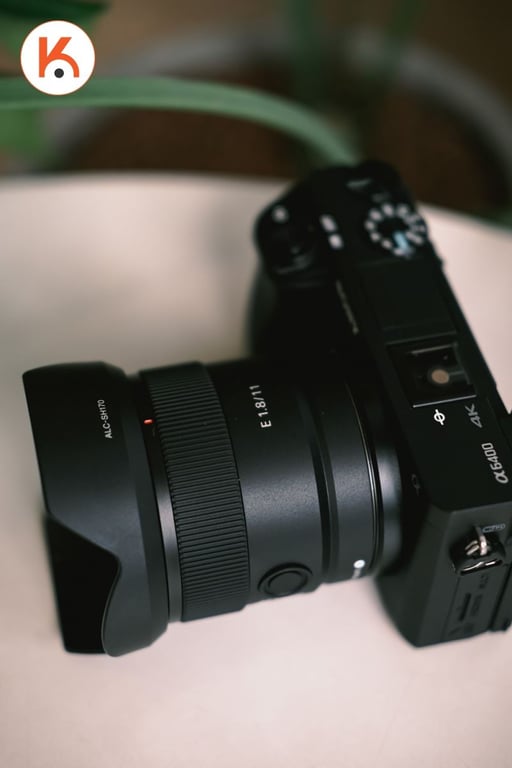 Sony E 11mm F1.8: Điểm sáng cho vlog, phong cảnh, nội thất