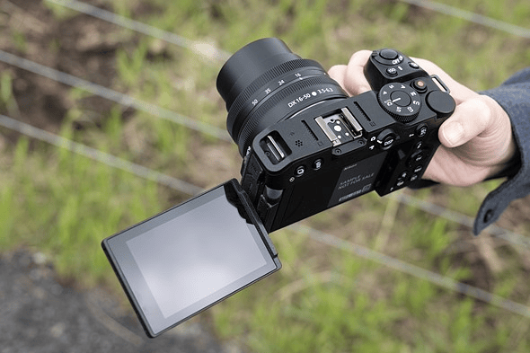 Nikon Z30 và Sony ZV-E10: Ông hoàng vlog thuộc về ai?