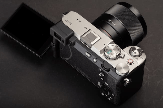 Sony A7C II vs A7 IV: So sánh hiệu năng máy ảnh Full-frame