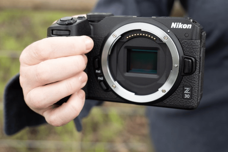 Nikon Z30 và Sony ZV-E10: Ông hoàng vlog thuộc về ai?