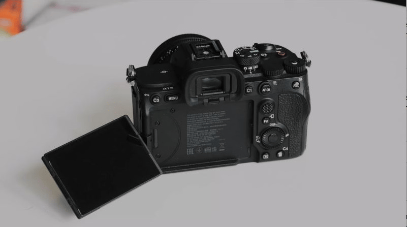 Trên tay Sony A7 Mark IV: Cú đột phá của dòng máy ảnh full-frame
