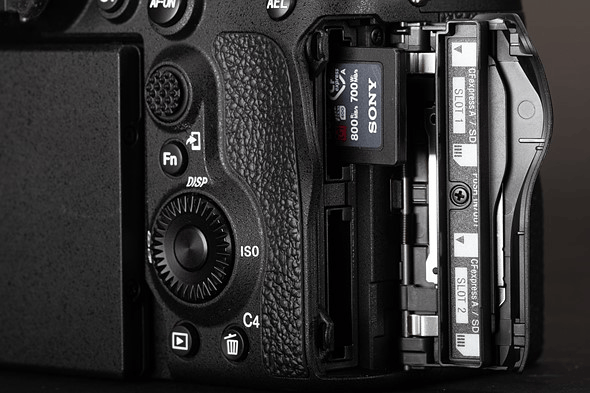 Sony A7R V ra mắt, 61 MP, video 8K cùng bước nhảy vọt với AI autofocus