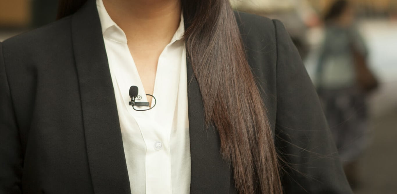 Hướng dẫn cách sử dụng micro thu âm cài áo lọc tiếng ồn hiệu quả