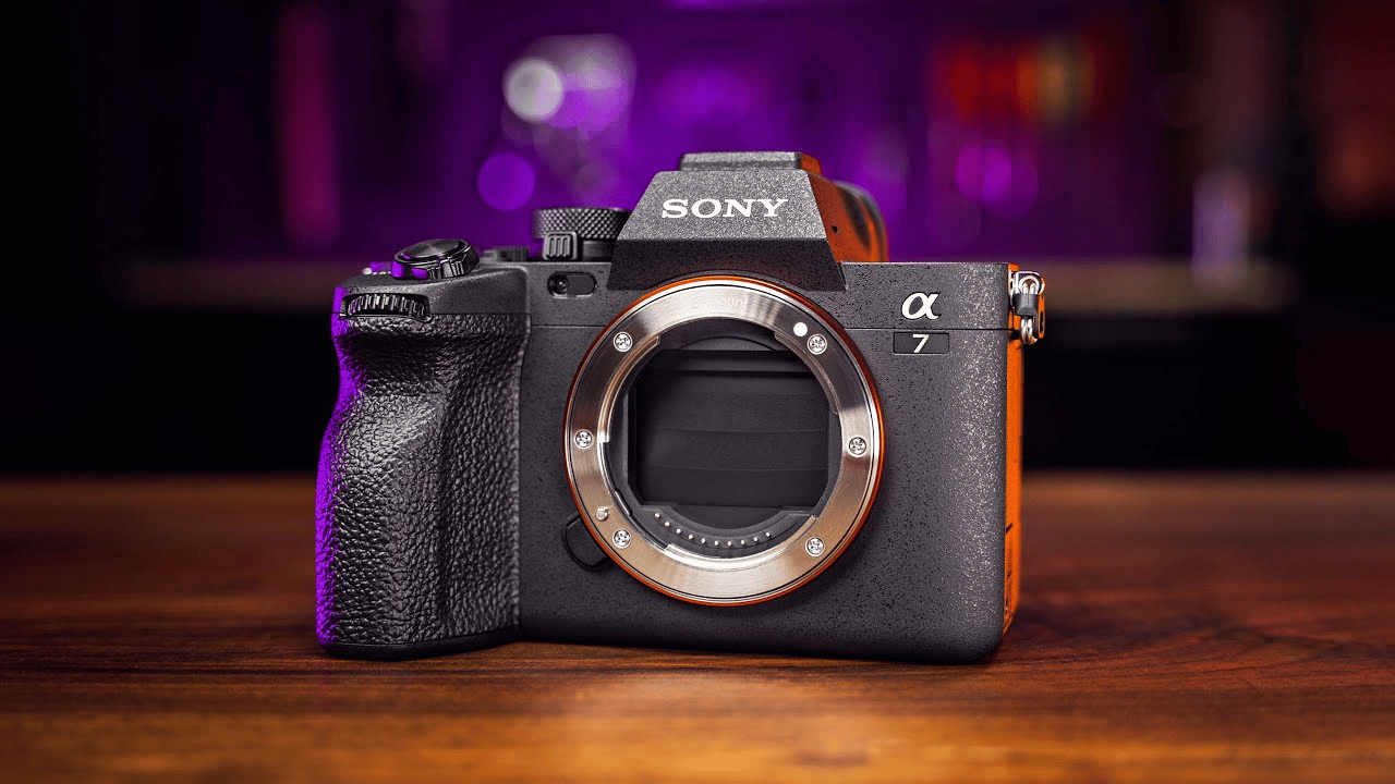 Fujifilm X-T30 II và Sony A7 IV: Ai sẽ tỏa sáng trong năm 2022?