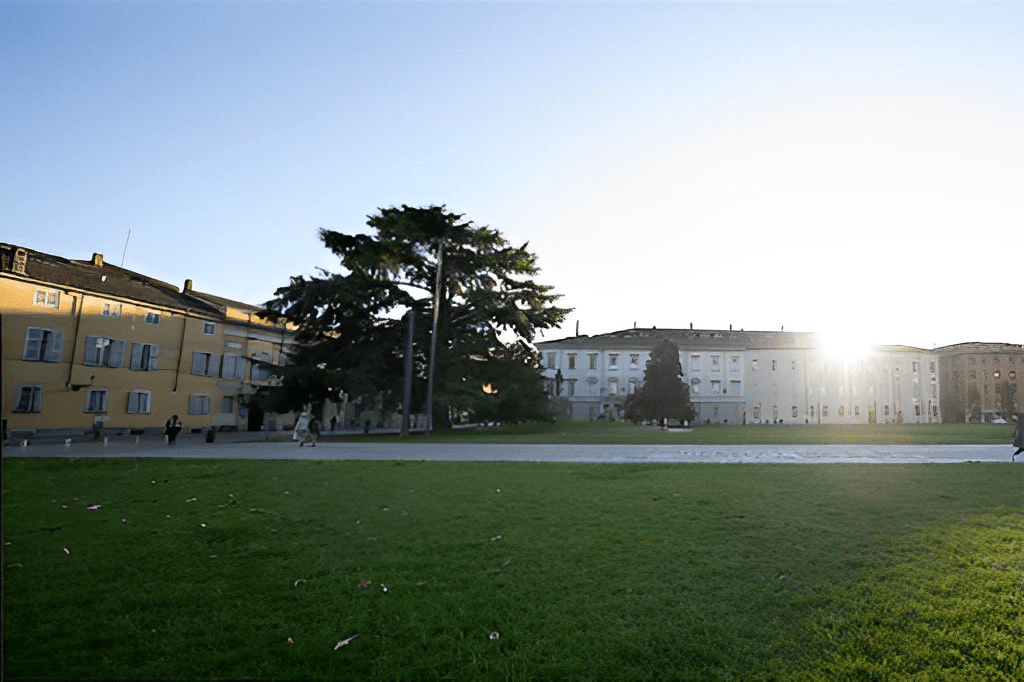 Ống kính Sony FE C 16-35mm T3.1/ SELC1635G