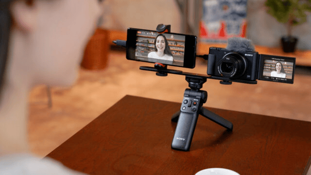 Kể tên 8 máy ảnh làm Youtube hiệu suất tốt nhất 2022