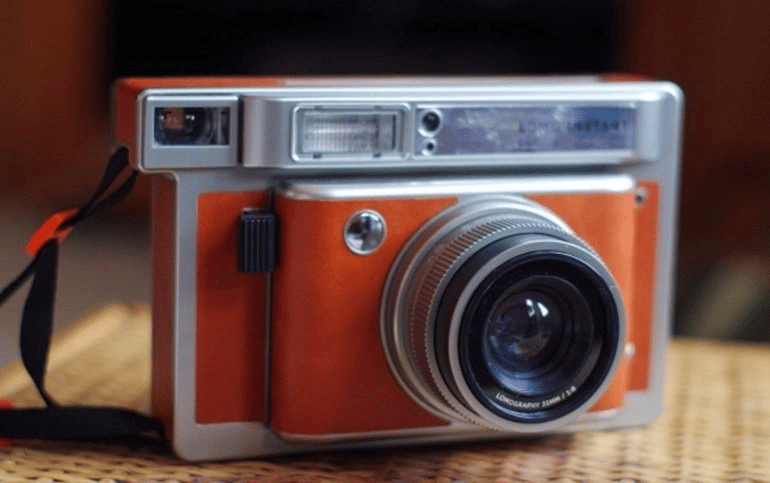 Những máy ảnh polaroid nào được giới trẻ “săn lùng” nhất hiện nay
