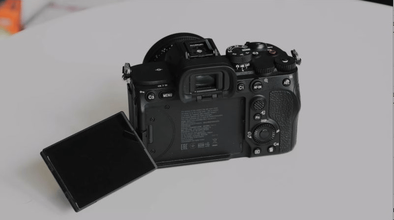 Canon R6 Mark II vs Sony A7 IV: Đâu là mẫu mirrorless full-frame tối ưu?