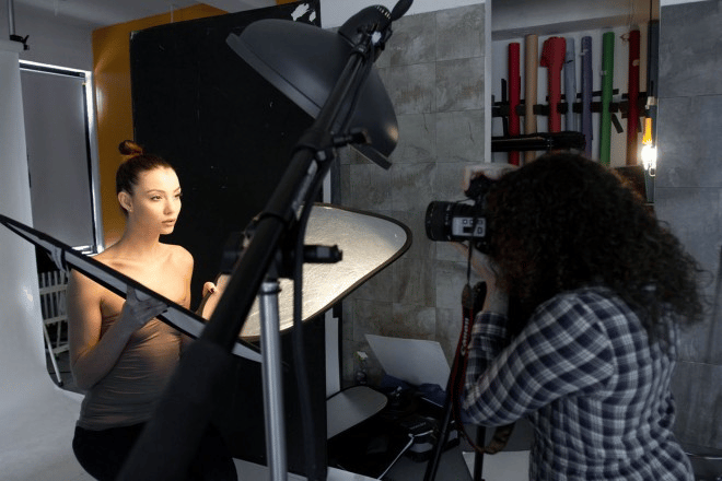 Kĩ thuật thiết lập hiệu ứng ánh sáng vỏ sò cho chụp ảnh Beauty