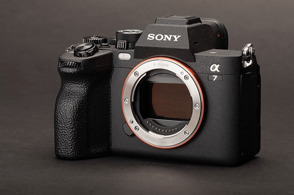Canon R6 Mark II vs Sony A7 IV: Đâu là mẫu mirrorless full-frame tối ưu?