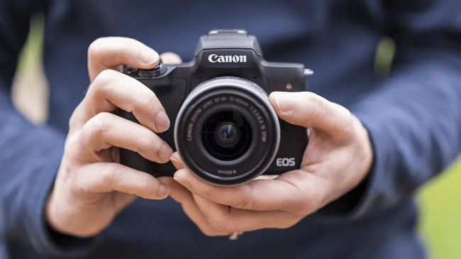 Canon R50 vs Canon M50 Mark II: EOS-R có thể thay thế EOS-M?