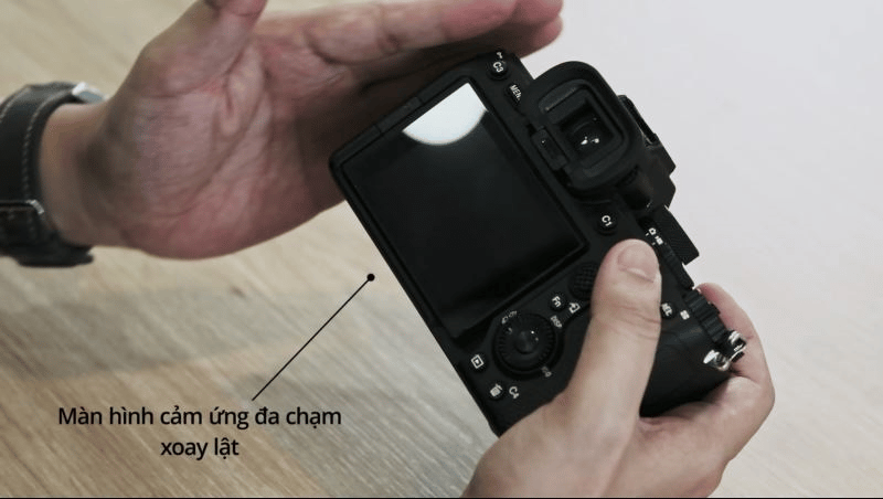 Trên tay Sony A7 Mark IV: Cú đột phá của dòng máy ảnh full-frame