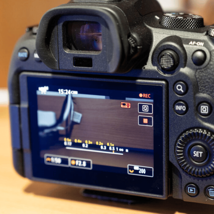 Canon EOS R7 và Canon EOS R6: Cuộc chiến bất phân thắng bại