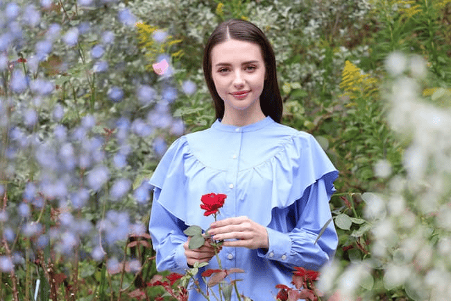 Canon R50: chụp chân dung