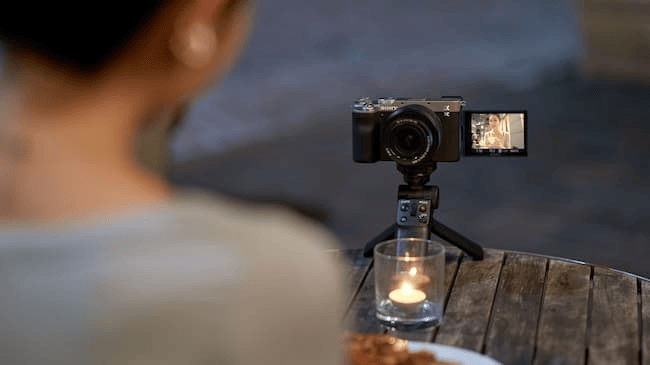 So sánh Sony A6700 vs A7C: Lựa chọn nào tốt hơn?