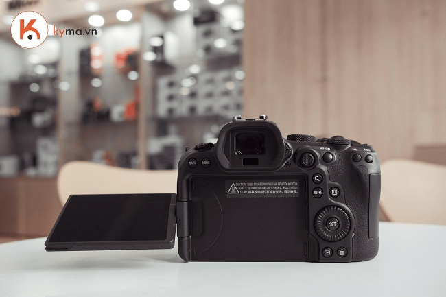 Canon EOS R7 và Canon EOS R6: Cuộc chiến bất phân thắng bại
