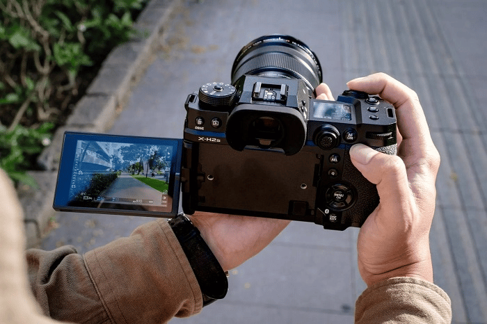Fujifilm X-H2s và Fujifilm X-T4: So sánh đối đầu