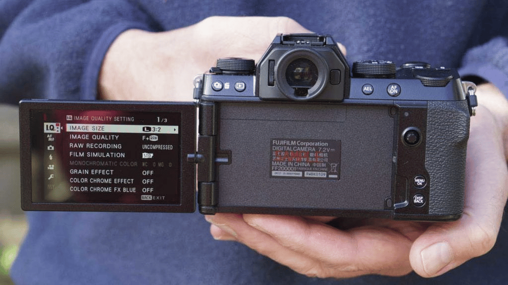 Sony ZV-E10 và Fujifilm X-S10: Đâu là máy ảnh là Vlog tốt nhất hiện nay?