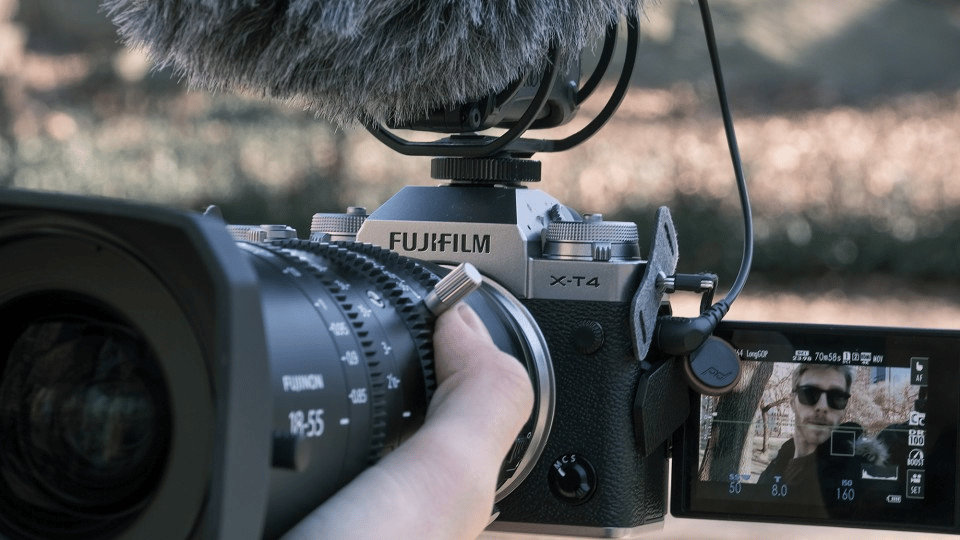 Fujifilm X-H2s và Fujifilm X-T4: So sánh đối đầu